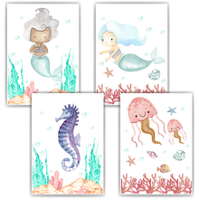 Laden Sie das Bild in den Galerie-Viewer, Meerjungfrau Seepferdchen Koralle 4er Set Bilder Kinderzimmer Deko DIN A4 Poster Babyzimmer Wandbilder
