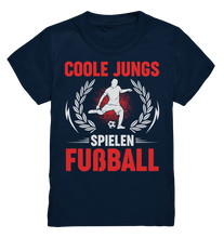 Laden Sie das Bild in den Galerie-Viewer, Coole Jungs spielen Fußball Shirt Jungen Fußballspieler Geschenk T-Shirt
