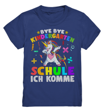 Laden Sie das Bild in den Galerie-Viewer, Schulkind 2023 Einhorn Schulanfang Kindergarten Einschulung T-Shirt
