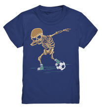 Laden Sie das Bild in den Galerie-Viewer, Fußballspieler Dabbing Skelett Fußballer Motiv Fußball T-Shirt
