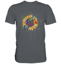 Laden Sie das Bild in den Galerie-Viewer, Sonnenblumen Schmetterlinge Shirt Garten Motiv Gärtner Geschenk
